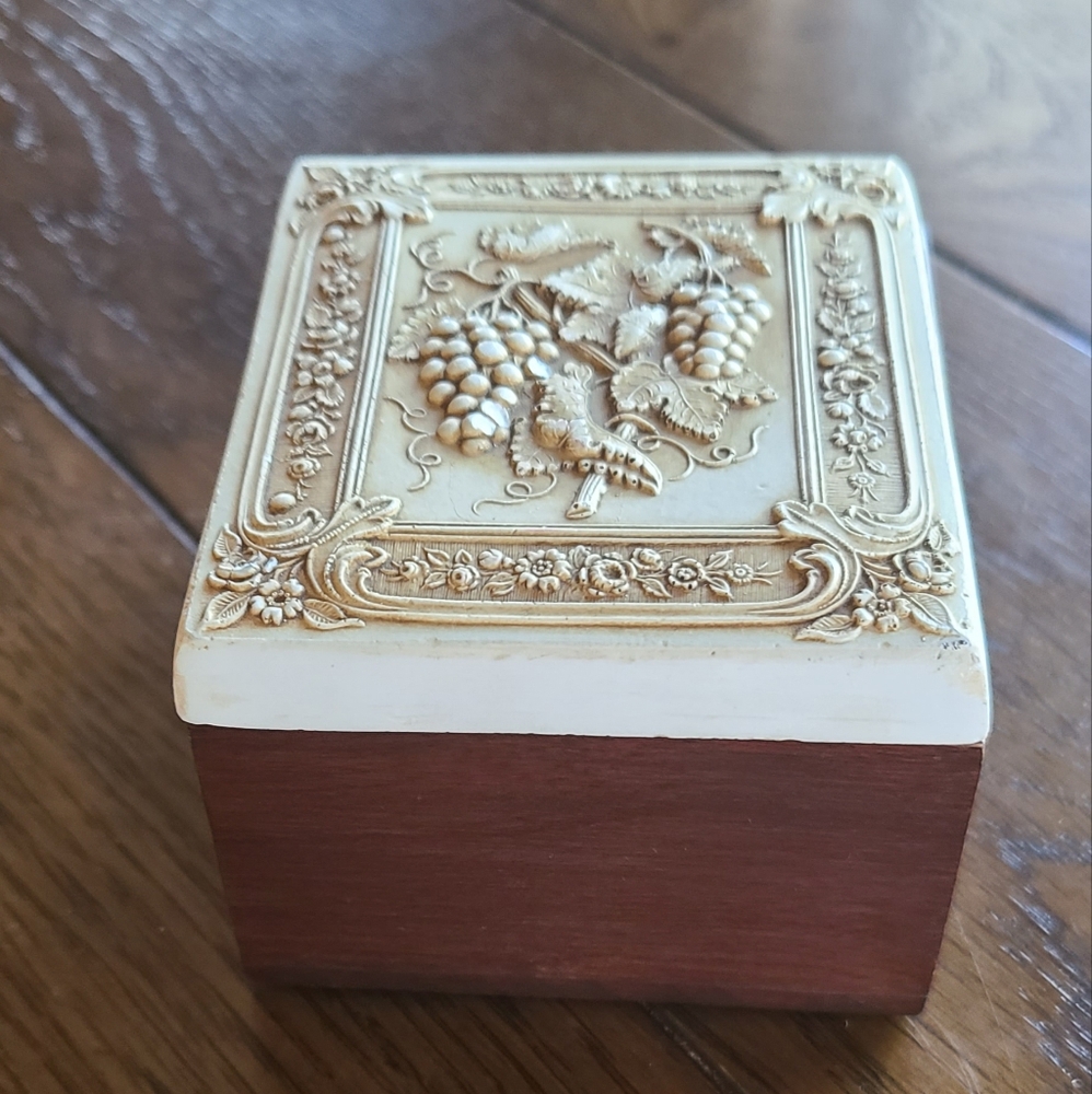 Victorian reproduction box gypsum cement top wood base